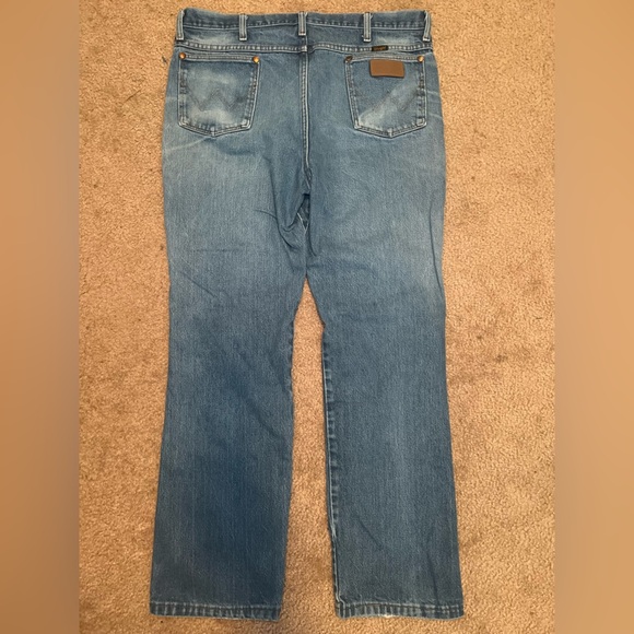 Men's Wrangler Blue Jeans Size 38x32 - Picture 6 of 7